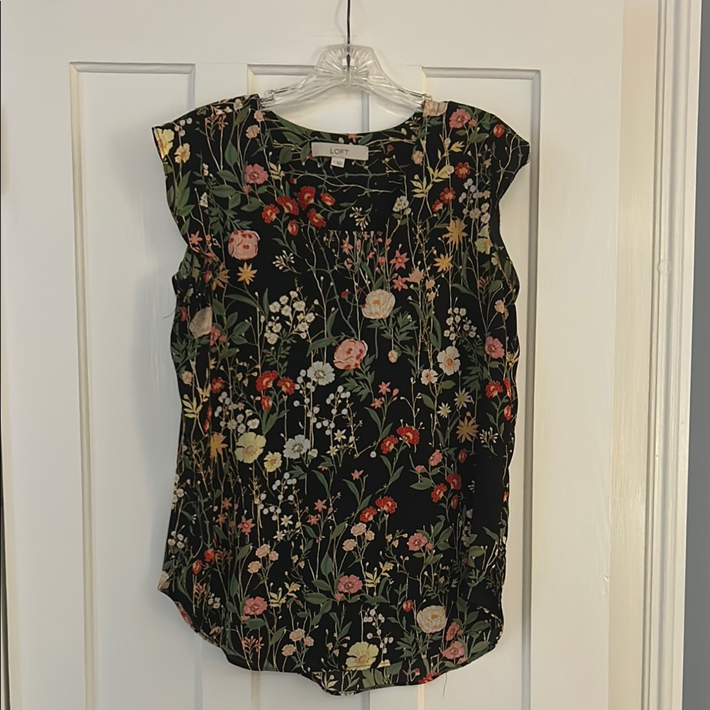 LOFT Women's Black Floral Top